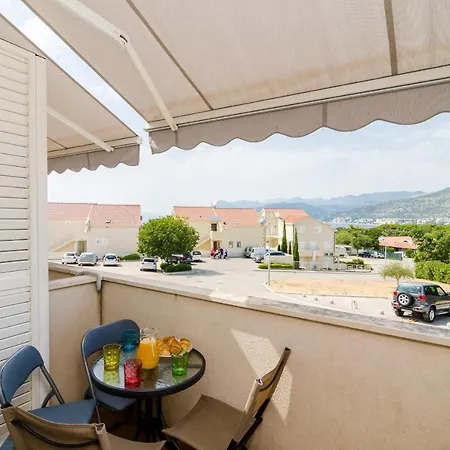 Apartman Maya Relax - Two-bedroom With Balcony And Partial Sea View *